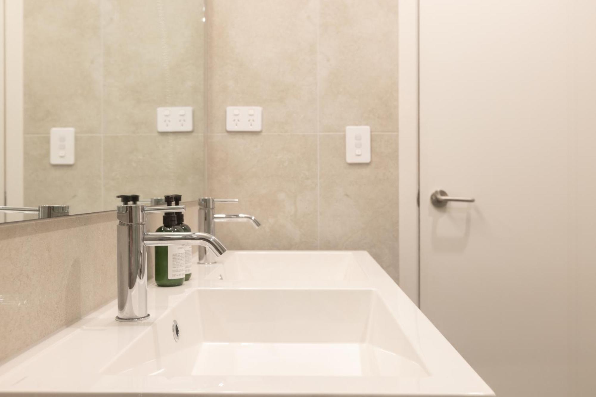 כרייסטצ'רץ' Luxury 2 Bedroom Cbd Apartment With Free Parking מראה חיצוני תמונה
